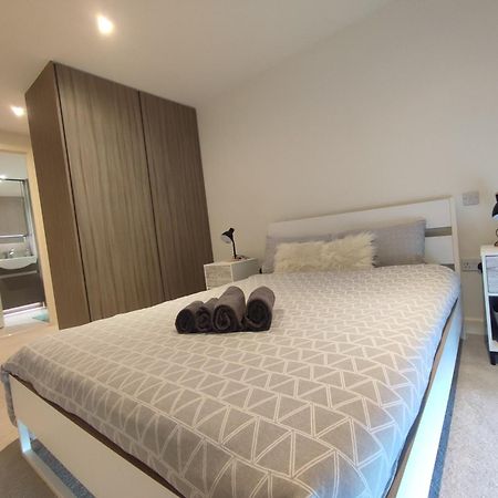Luxury Riverside Apt With Easy Access To Central London, O2, Excel Centre And Parking Εξωτερικό φωτογραφία