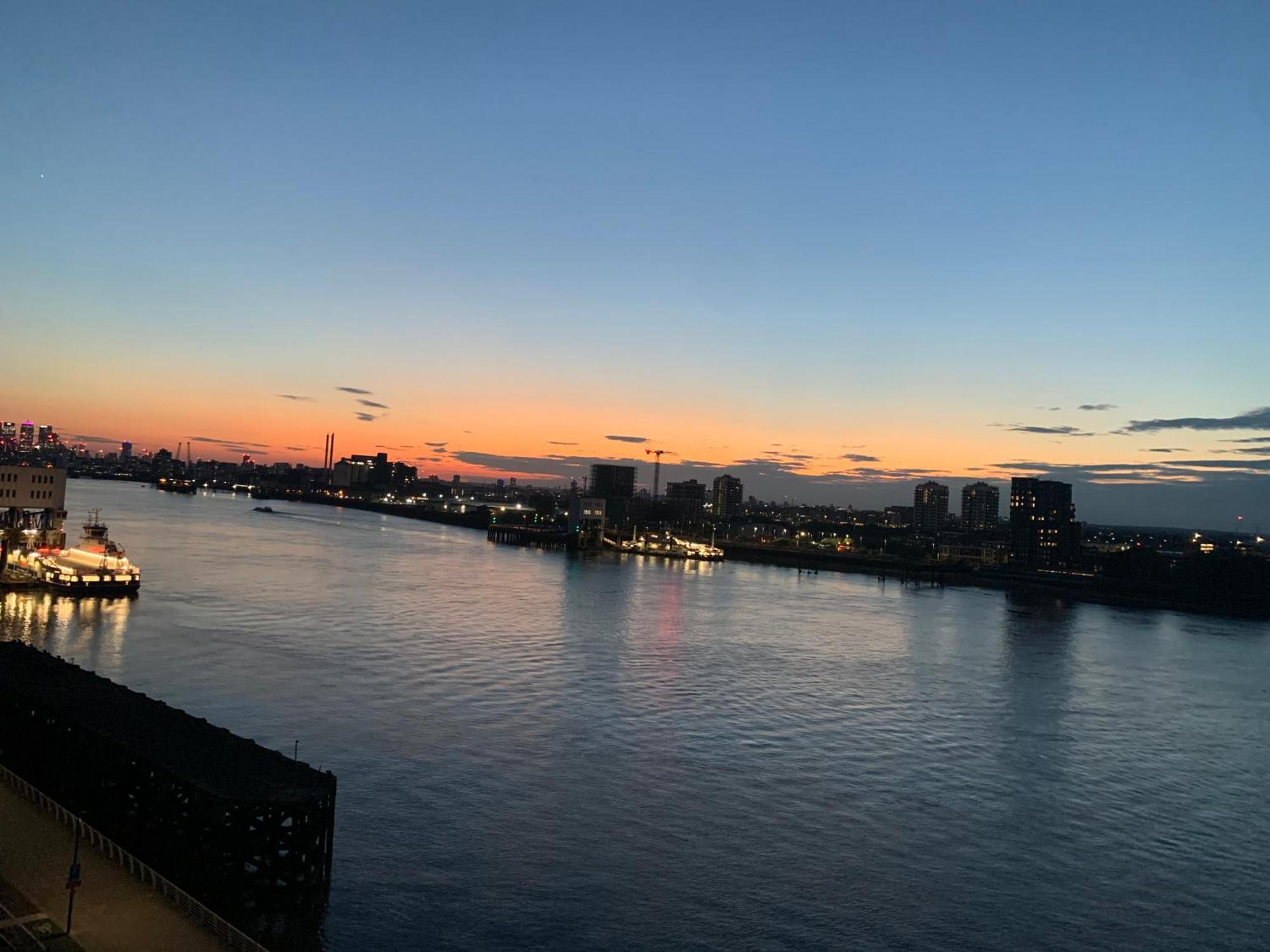 Luxury Riverside Apt With Easy Access To Central London, O2, Excel Centre And Parking Εξωτερικό φωτογραφία